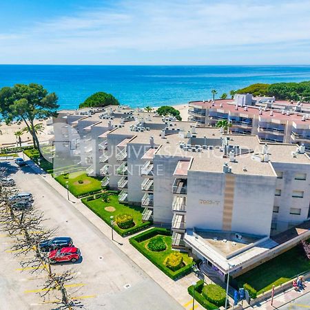 Uhc Dms Family Apartments Камбрильс Экстерьер фото