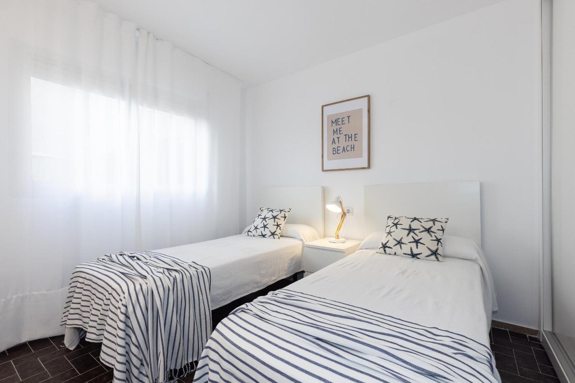 Uhc Dms Family Apartments Камбрильс Экстерьер фото