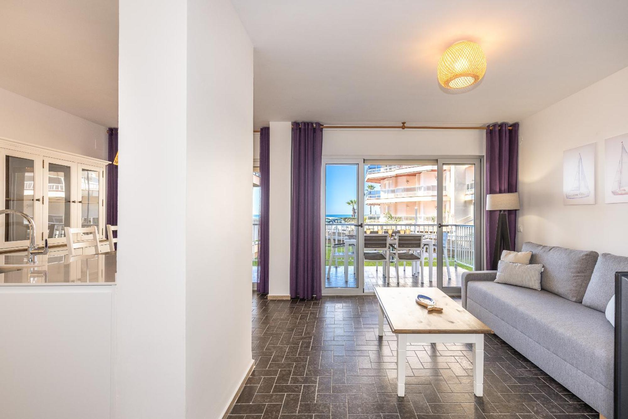 Uhc Dms Family Apartments Камбрильс Номер фото